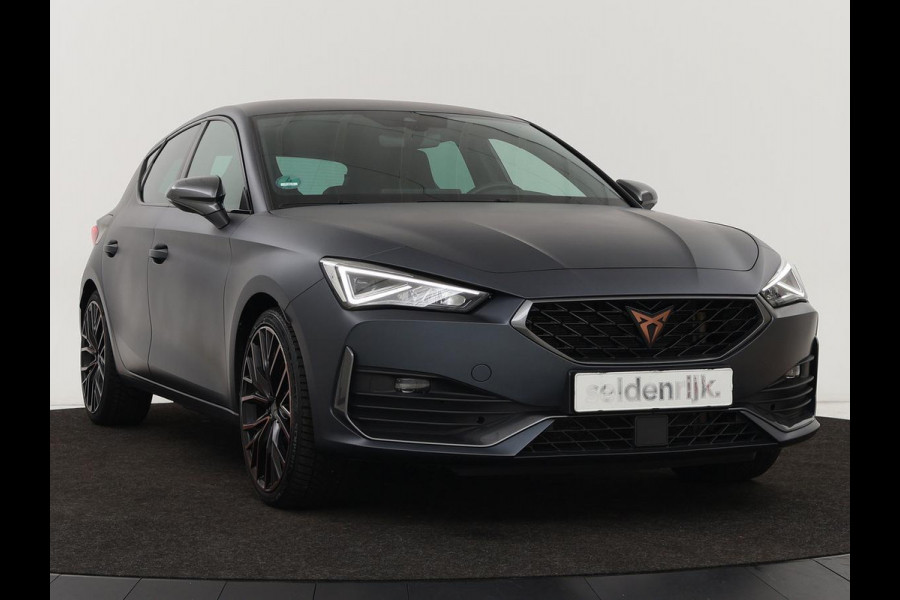 CUPRA Leon 1.4 e-Hybrid VZ | 245pk | Stuurverwarming | Navigatie | Sfeerverlichting | Full LED | Keyless | Sportstoelen | Magnetic Tech Matt | PHEV