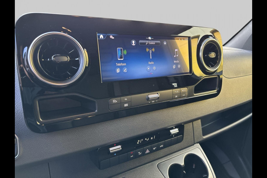 Mercedes-Benz Sprinter 319 L2H2 190PK 9G-TRONIC PRO AUTOMAAT RWD ( BPM VRIJ ) LED GROOT M-BUX GROOT SCHERM AIRCO CRUISE CONTROL CAMERA BUMPERS IN KLEUR 3500KG TREKGEWICHT