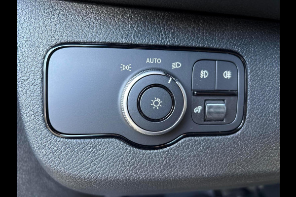 Mercedes-Benz Sprinter 319 L2H2 190PK 9G-TRONIC PRO AUTOMAAT RWD ( BPM VRIJ ) LED GROOT M-BUX GROOT SCHERM AIRCO CRUISE CONTROL CAMERA BUMPERS IN KLEUR 3500KG TREKGEWICHT