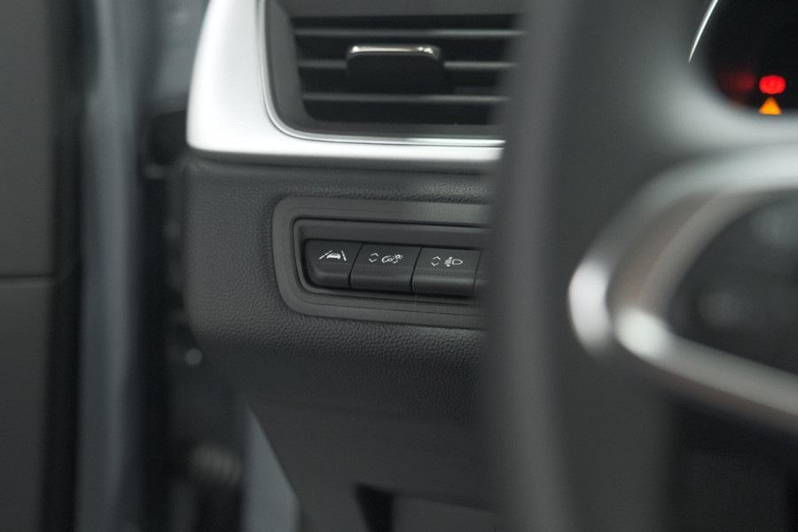 Renault Captur Mild Hybrid 140 EDC Techno | Trekhaak | 360 Camera | 9.3 Inch Grootscherm | Apple Carplay | Parkeersensoren
