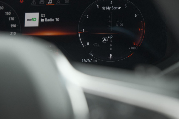Renault Captur Mild Hybrid 140 EDC Techno | Trekhaak | 360 Camera | 9.3 Inch Grootscherm | Apple Carplay | Parkeersensoren