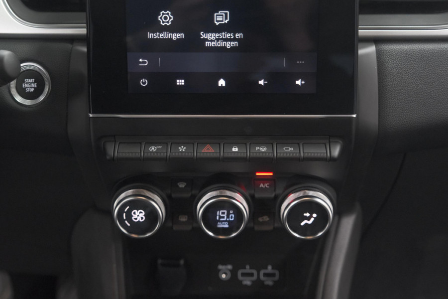 Renault Captur Mild Hybrid 140 EDC Techno | Trekhaak | 360 Camera | 9.3 Inch Grootscherm | Apple Carplay | Parkeersensoren