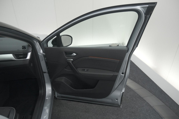 Renault Captur Mild Hybrid 140 EDC Techno | Trekhaak | 360 Camera | 9.3 Inch Grootscherm | Apple Carplay | Parkeersensoren