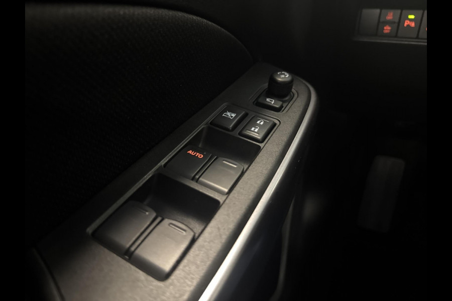 Suzuki Swift 1.2 Style Smart Hybrid  navigatie | stoelverwarming | blind-spot | LED | adaptive cuise | achteruitrijcamera | Apple Carplay/Android Auto |