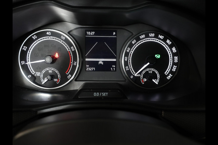 Škoda Kamiq 1.0 TSI Ambition 110 pk Automaat (DSG) | Verlengde garantie | Navigatie via App | Parkeersensoren achter | Autom. airco | LED koplampen |