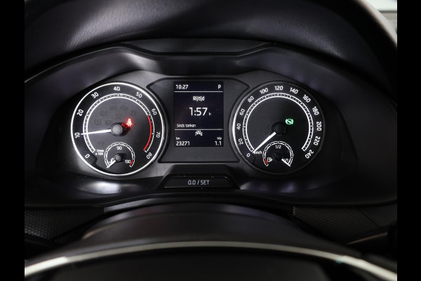 Škoda Kamiq 1.0 TSI Ambition 110 pk Automaat (DSG) | Verlengde garantie | Navigatie via App | Parkeersensoren achter | Autom. airco | LED koplampen |