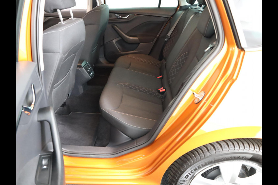 Škoda Kamiq 1.0 TSI Ambition 110 pk Automaat (DSG) | Verlengde garantie | Navigatie via App | Parkeersensoren achter | Autom. airco | LED koplampen |