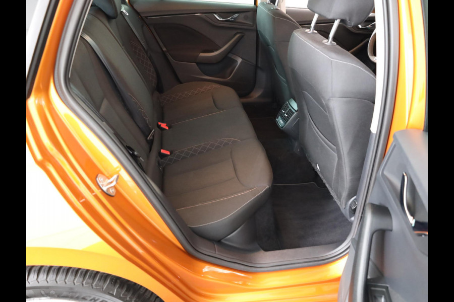 Škoda Kamiq 1.0 TSI Ambition 110 pk Automaat (DSG) | Verlengde garantie | Navigatie via App | Parkeersensoren achter | Autom. airco | LED koplampen |