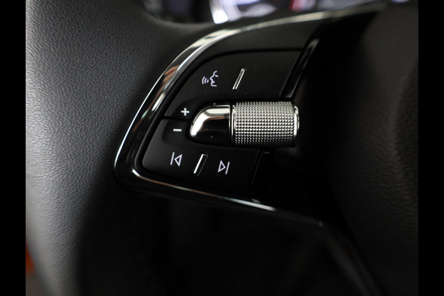 Škoda Kamiq 1.0 TSI Ambition 110 pk Automaat (DSG) | Verlengde garantie | Navigatie via App | Parkeersensoren achter | Autom. airco | LED koplampen |