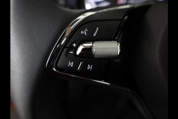 Škoda Kamiq 1.0 TSI Ambition 110 pk Automaat (DSG) | Verlengde garantie | Navigatie via App | Parkeersensoren achter | Autom. airco | LED koplampen |