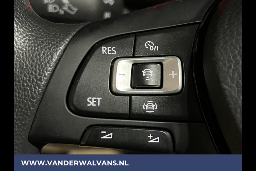 Volkswagen Crafter 2.0 TDI 141pk L3H2 L2H1 Euro6 Airco | Camera | Navigatie | Apple Carplay | Adaptieve Cruisecontrol Android Auto, Parkeersensoren, Stoelverwarming, Bijrijdersbank