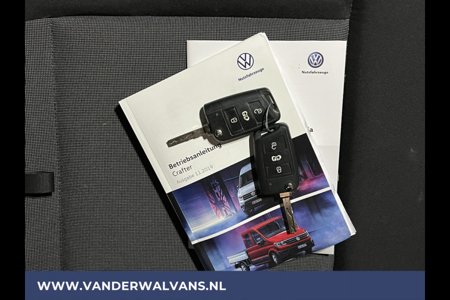 Volkswagen Crafter 2.0 TDI 141pk L3H2 L2H1 Euro6 Airco | Camera | Navigatie | Apple Carplay | Adaptieve Cruisecontrol Android Auto, Parkeersensoren, Stoelverwarming, Bijrijdersbank