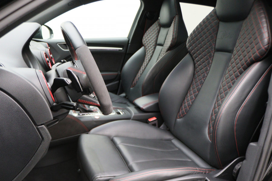 Audi RS3 Sportback 2.5 TFSI Quattro Matrix-LED, Panoramadak, B&O, ACC, RS-Zetels, Virtual Cockpit, 19''