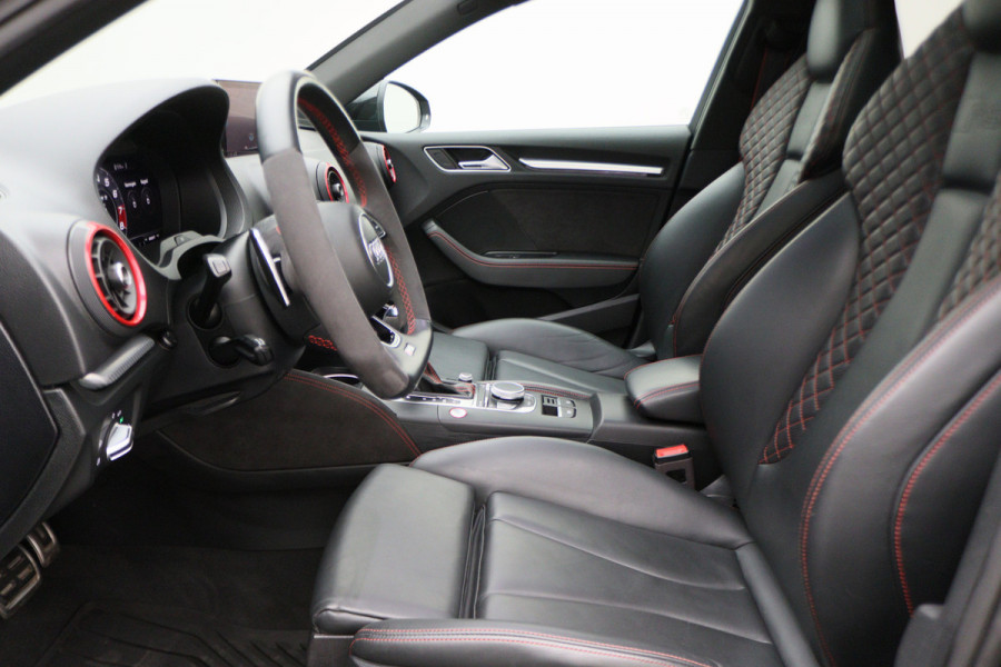 Audi RS3 Sportback 2.5 TFSI Quattro Matrix-LED, Panoramadak, B&O, ACC, RS-Zetels, Virtual Cockpit, 19''