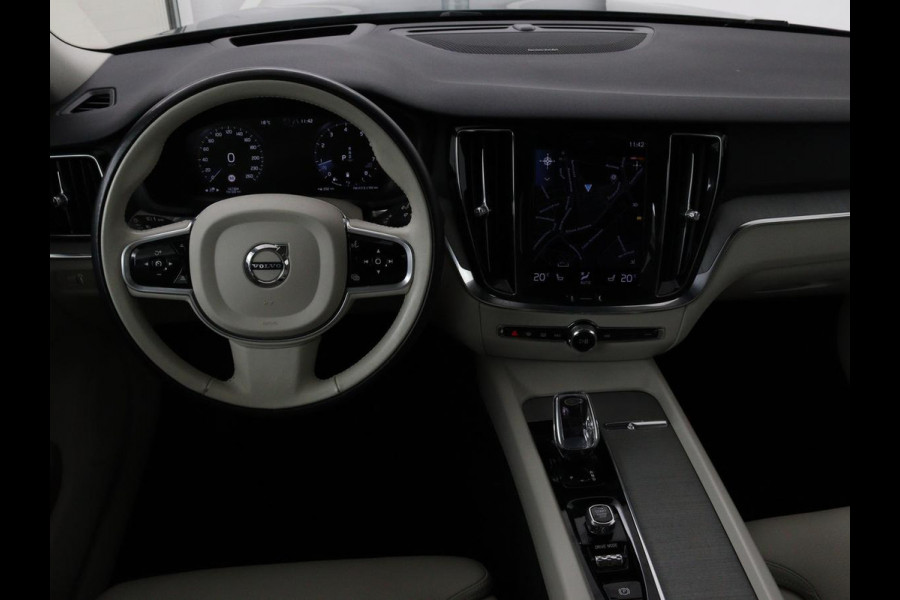 Volvo V60 2.0 B4 Inscription | Panoramadak | Trekhaak | Leder | Stoel & stuurverwarming | Head-Up | Adaptive cruise | Harman/Kardon | 360 camera | Carplay | Navigatie | Memory | Full LED | Keyless