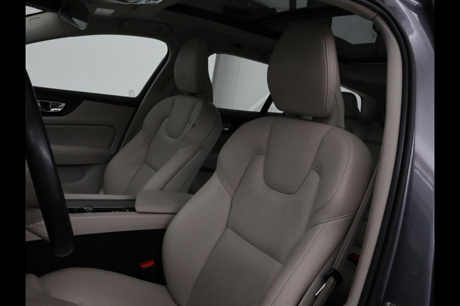 Volvo V60 2.0 B4 Inscription | Panoramadak | Trekhaak | Leder | Stoel & stuurverwarming | Head-Up | Adaptive cruise | Harman/Kardon | 360 camera | Carplay | Navigatie | Memory | Full LED | Keyless