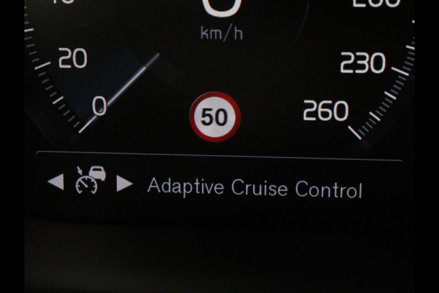 Volvo V60 2.0 B4 Inscription | Panoramadak | Trekhaak | Leder | Stoel & stuurverwarming | Head-Up | Adaptive cruise | Harman/Kardon | 360 camera | Carplay | Navigatie | Memory | Full LED | Keyless