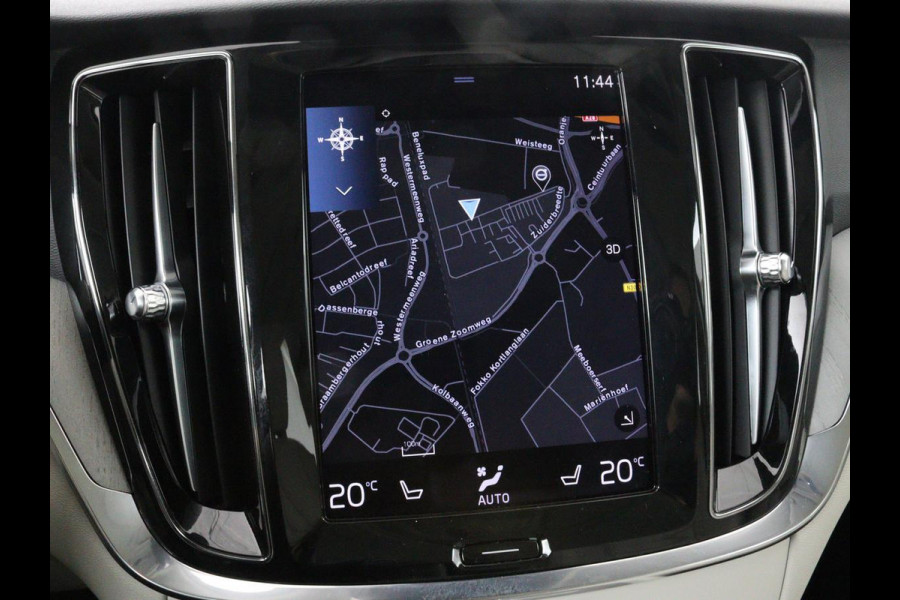 Volvo V60 2.0 B4 Inscription | Panoramadak | Trekhaak | Leder | Stoel & stuurverwarming | Head-Up | Adaptive cruise | Harman/Kardon | 360 camera | Carplay | Navigatie | Memory | Full LED | Keyless