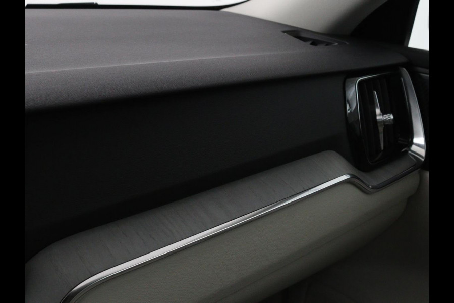 Volvo V60 2.0 B4 Inscription | Panoramadak | Trekhaak | Leder | Stoel & stuurverwarming | Head-Up | Adaptive cruise | Harman/Kardon | 360 camera | Carplay | Navigatie | Memory | Full LED | Keyless