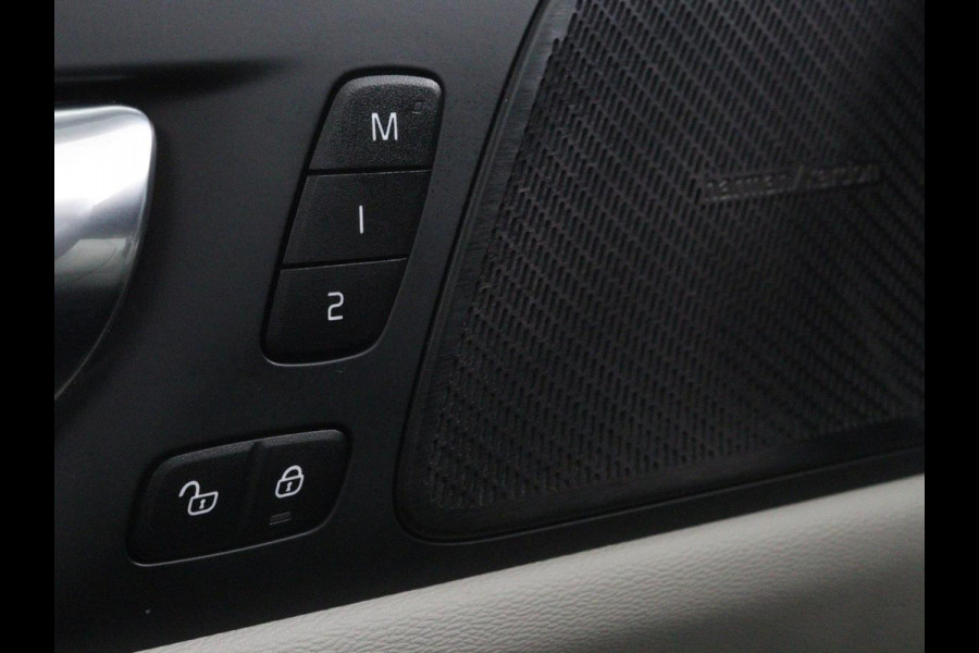 Volvo V60 2.0 B4 Inscription | Panoramadak | Trekhaak | Leder | Stoel & stuurverwarming | Head-Up | Adaptive cruise | Harman/Kardon | 360 camera | Carplay | Navigatie | Memory | Full LED | Keyless