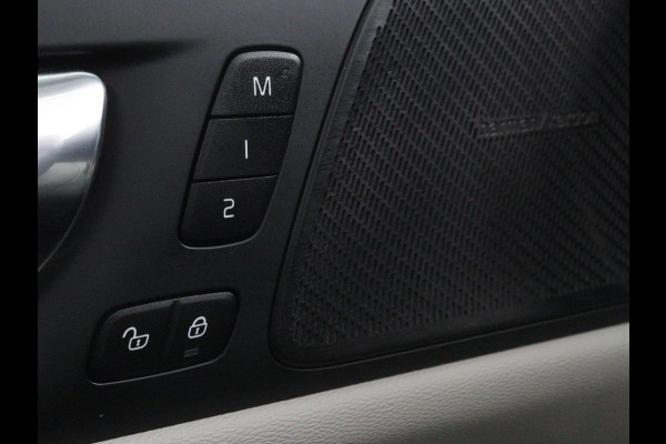 Volvo V60 2.0 B4 Inscription | Panoramadak | Trekhaak | Leder | Stoel & stuurverwarming | Head-Up | Adaptive cruise | Harman/Kardon | 360 camera | Carplay | Navigatie | Memory | Full LED | Keyless