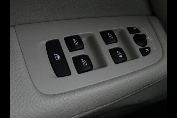 Volvo V60 2.0 B4 Inscription | Panoramadak | Trekhaak | Leder | Stoel & stuurverwarming | Head-Up | Adaptive cruise | Harman/Kardon | 360 camera | Carplay | Navigatie | Memory | Full LED | Keyless