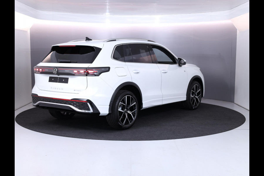 Volkswagen Tiguan R-Line-Edition 1.5 eHybrid 150 kW / 204 pk SUV 6 v