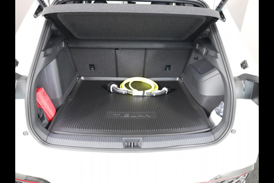 Volkswagen Tiguan R-Line-Edition 1.5 eHybrid 150 kW / 204 pk SUV 6 v