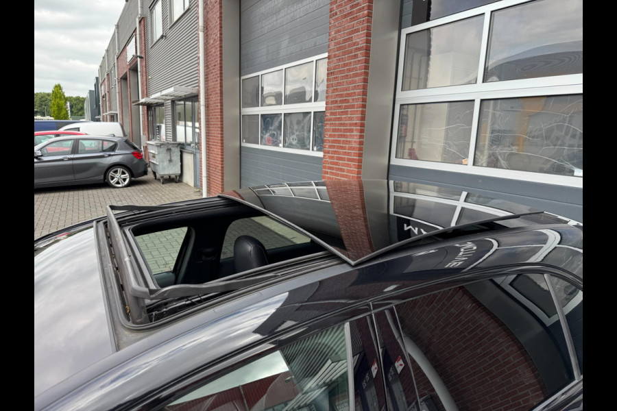 Mercedes-Benz A-Klasse A250 AUT AMG LED Pano Widescreen Navi