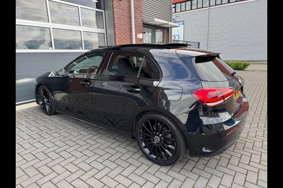 Mercedes-Benz A-Klasse A250 AUT AMG LED Pano Widescreen Navi
