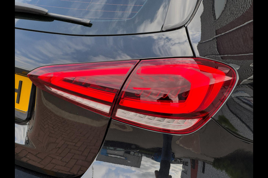 Mercedes-Benz A-Klasse A250 AUT AMG LED Pano Widescreen Navi