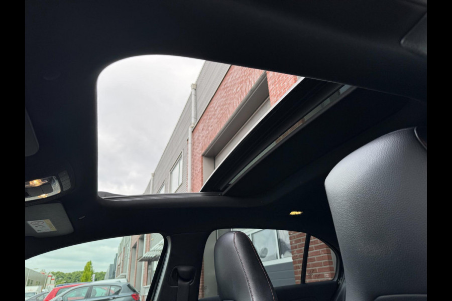 Mercedes-Benz A-Klasse A250 AUT AMG LED Pano Widescreen Navi