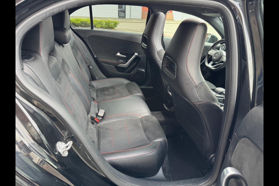 Mercedes-Benz A-Klasse A250 AUT AMG LED Pano Widescreen Navi