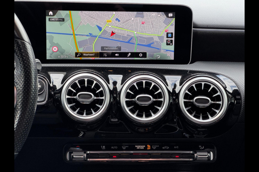 Mercedes-Benz A-Klasse A250 AUT AMG LED Pano Widescreen Navi