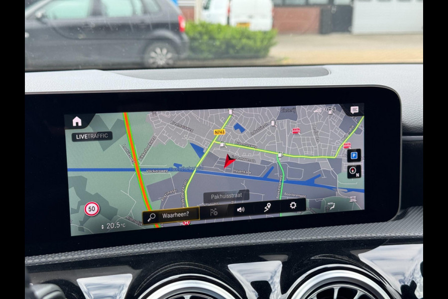 Mercedes-Benz A-Klasse A250 AUT AMG LED Pano Widescreen Navi
