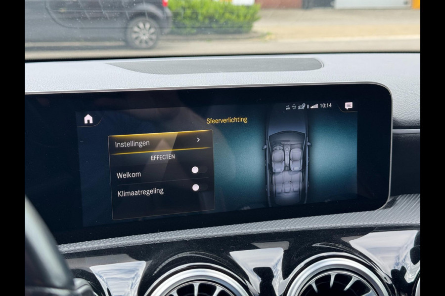 Mercedes-Benz A-Klasse A250 AUT AMG LED Pano Widescreen Navi
