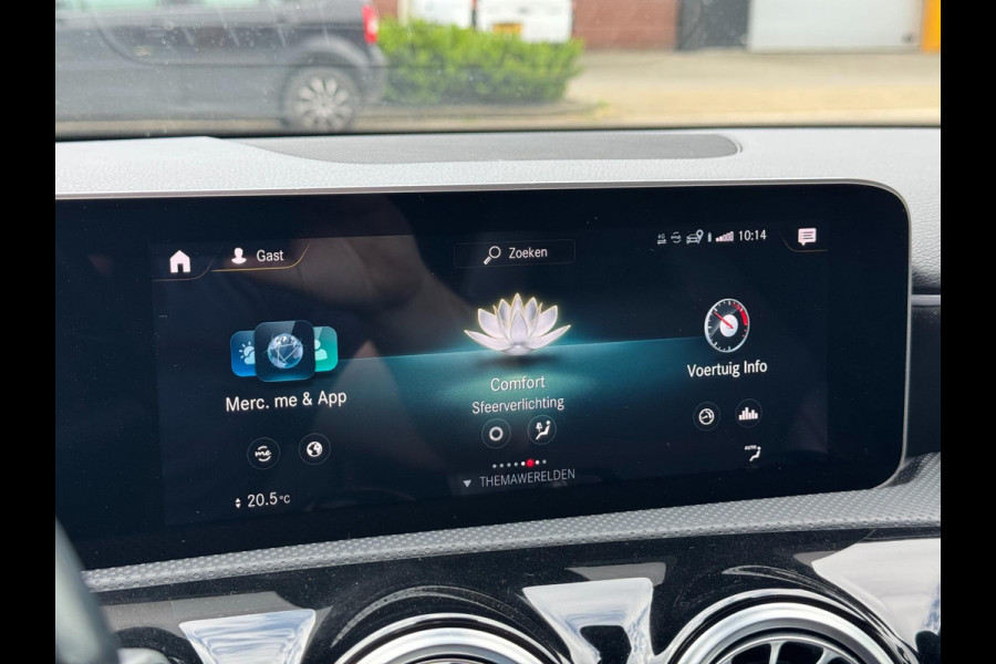 Mercedes-Benz A-Klasse A250 AUT AMG LED Pano Widescreen Navi
