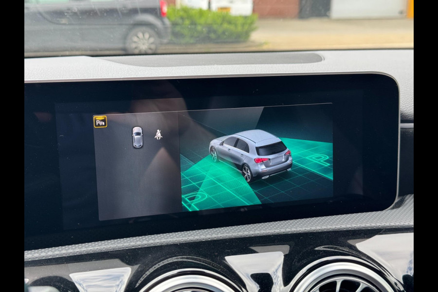 Mercedes-Benz A-Klasse A250 AUT AMG LED Pano Widescreen Navi