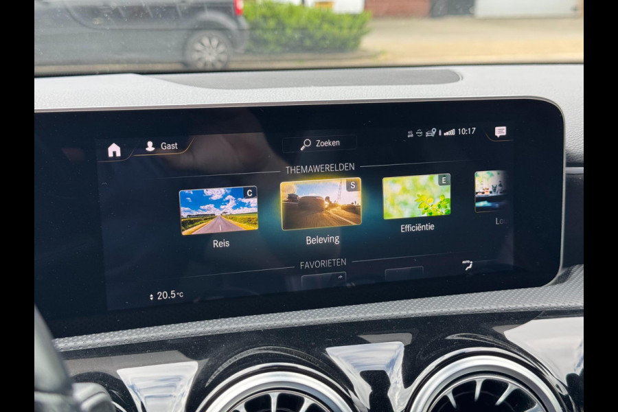 Mercedes-Benz A-Klasse A250 AUT AMG LED Pano Widescreen Navi