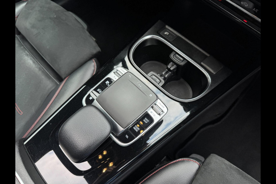 Mercedes-Benz A-Klasse A250 AUT AMG LED Pano Widescreen Navi