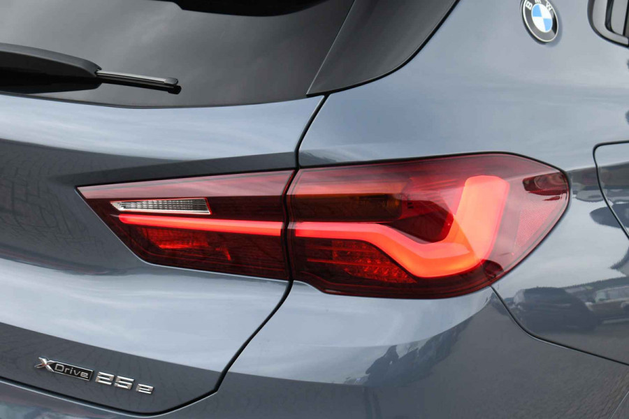BMW X2 xDrive25e M-Sport Pano H/K HUD El-zetels Carplay Camera