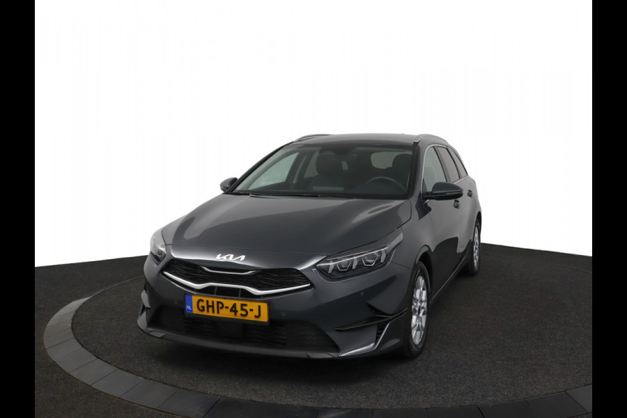 Kia Ceed Sportswagon 1.5 T-GDi DynamicPlusLine Apple Carplay/Android Auto - Cruise Control Adaptief - Dodehoekdetectie - Navigatiesysteem - Stuur/Stoelverwarming - Fabrieksgarantie tot 08-2031
