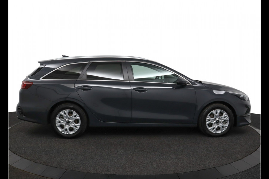 Kia Ceed Sportswagon 1.5 T-GDi DynamicPlusLine Apple Carplay/Android Auto - Cruise Control Adaptief - Dodehoekdetectie - Navigatiesysteem - Stuur/Stoelverwarming - Fabrieksgarantie tot 08-2031