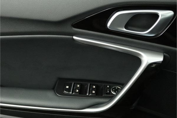 Kia Ceed Sportswagon 1.5 T-GDi DynamicPlusLine Apple Carplay/Android Auto - Cruise Control Adaptief - Dodehoekdetectie - Navigatiesysteem - Stuur/Stoelverwarming - Fabrieksgarantie tot 08-2031
