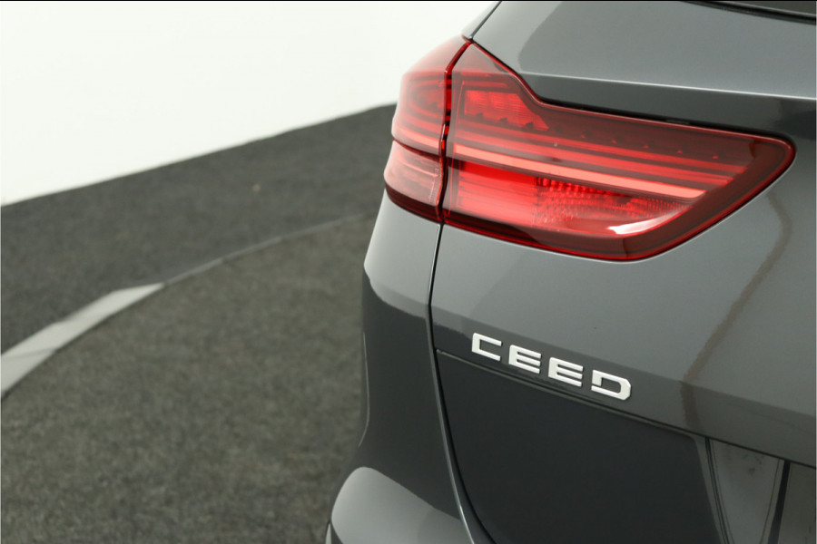 Kia Ceed Sportswagon 1.5 T-GDi DynamicPlusLine Apple Carplay/Android Auto - Cruise Control Adaptief - Dodehoekdetectie - Navigatiesysteem - Stuur/Stoelverwarming - Fabrieksgarantie tot 08-2031