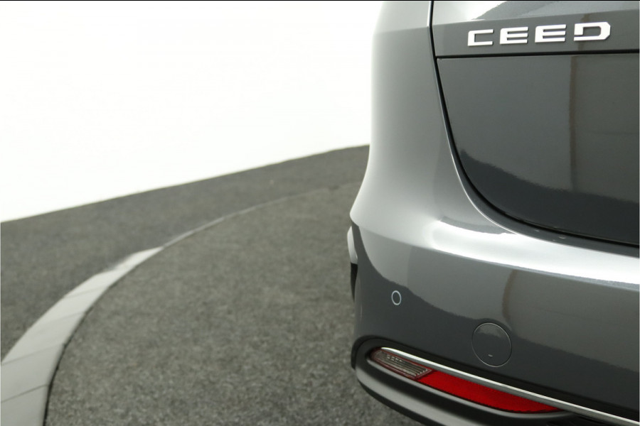 Kia Ceed Sportswagon 1.5 T-GDi DynamicPlusLine Apple Carplay/Android Auto - Cruise Control Adaptief - Dodehoekdetectie - Navigatiesysteem - Stuur/Stoelverwarming - Fabrieksgarantie tot 08-2031
