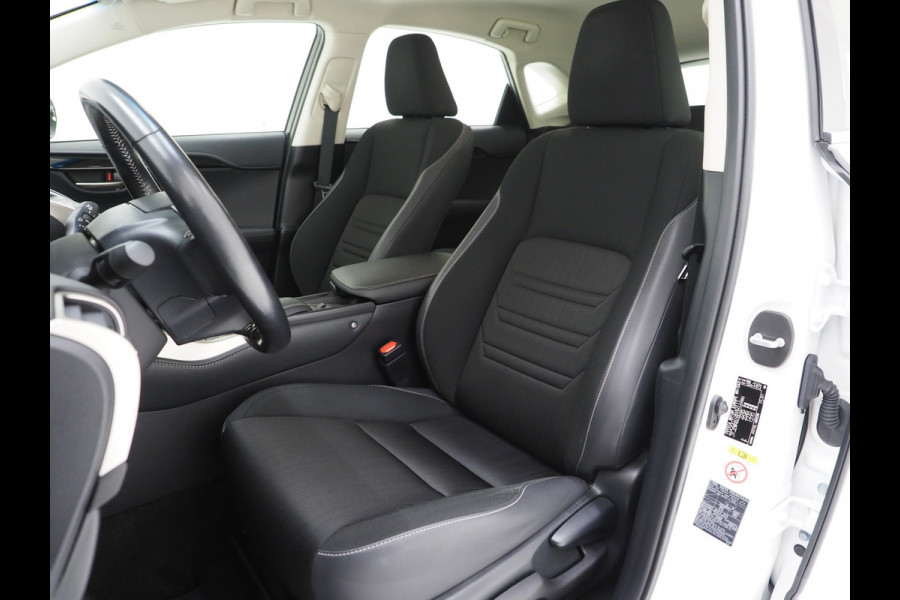 Lexus NX 300h | Camera | Cruise | Climate | Bluetooth | LED | Navigatie