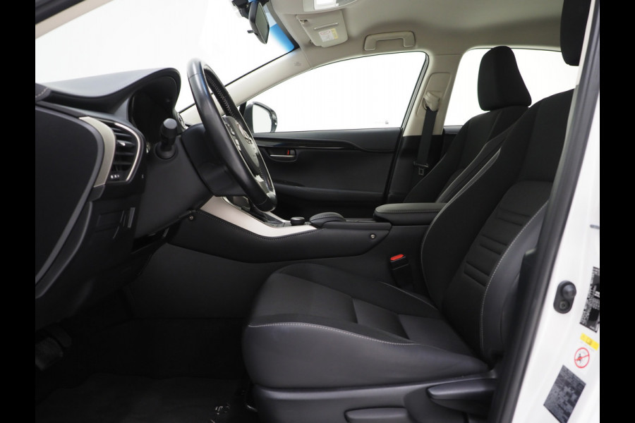 Lexus NX 300h | Camera | Cruise | Climate | Bluetooth | LED | Navigatie
