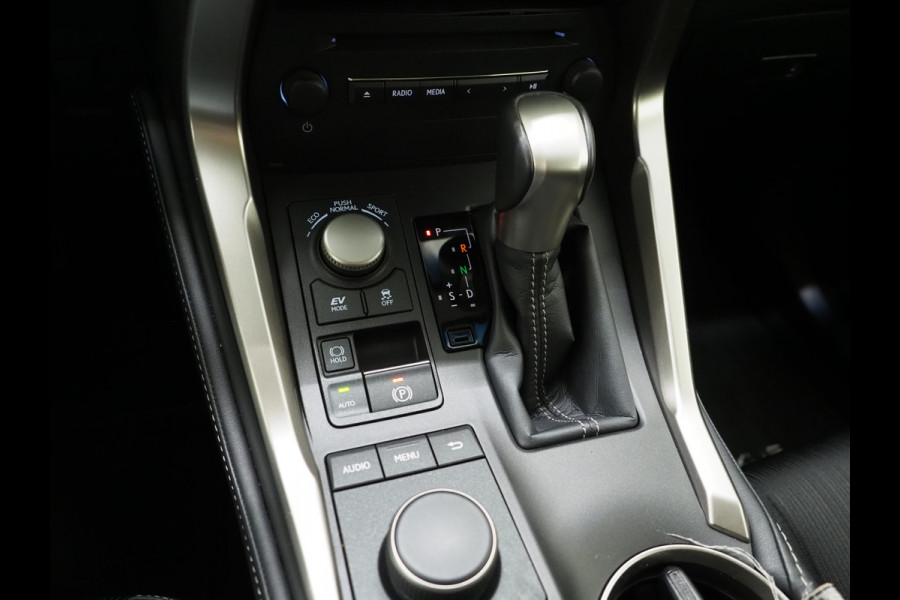 Lexus NX 300h | Camera | Cruise | Climate | Bluetooth | LED | Navigatie