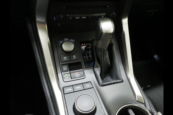 Lexus NX 300h | Camera | Cruise | Climate | Bluetooth | LED | Navigatie